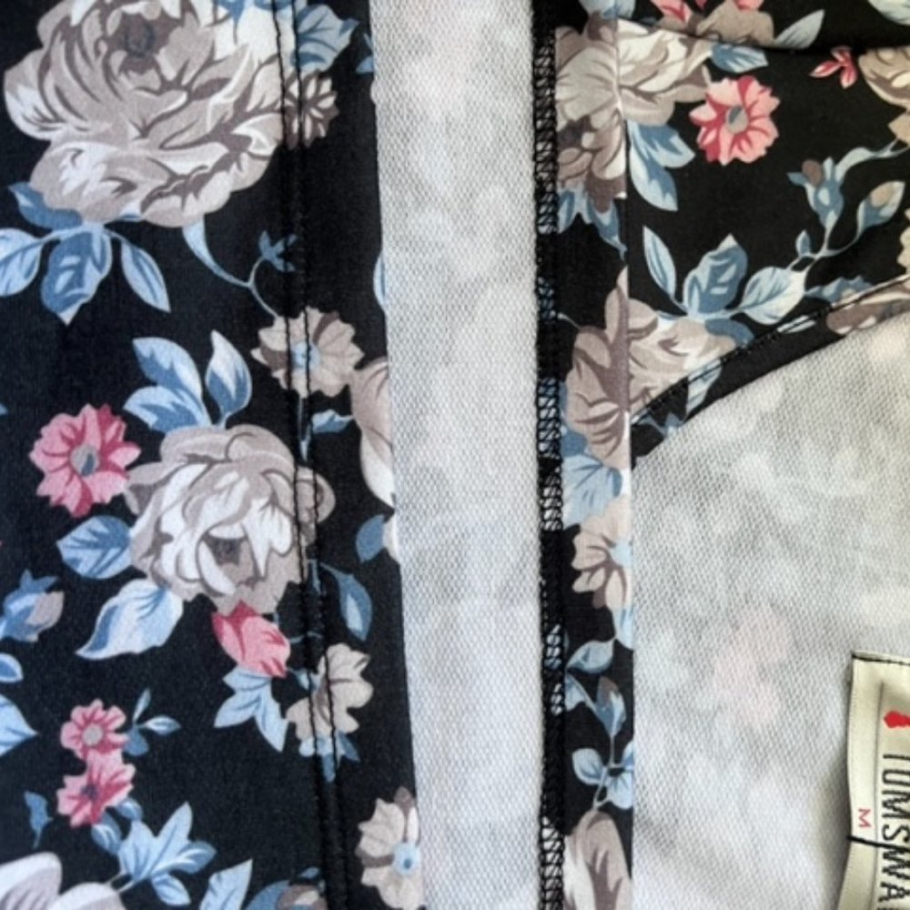 NWT Toms Bodycon Dress Pinks Blues Greys on Black Elegant Floral Size M - Picture 3 of 11